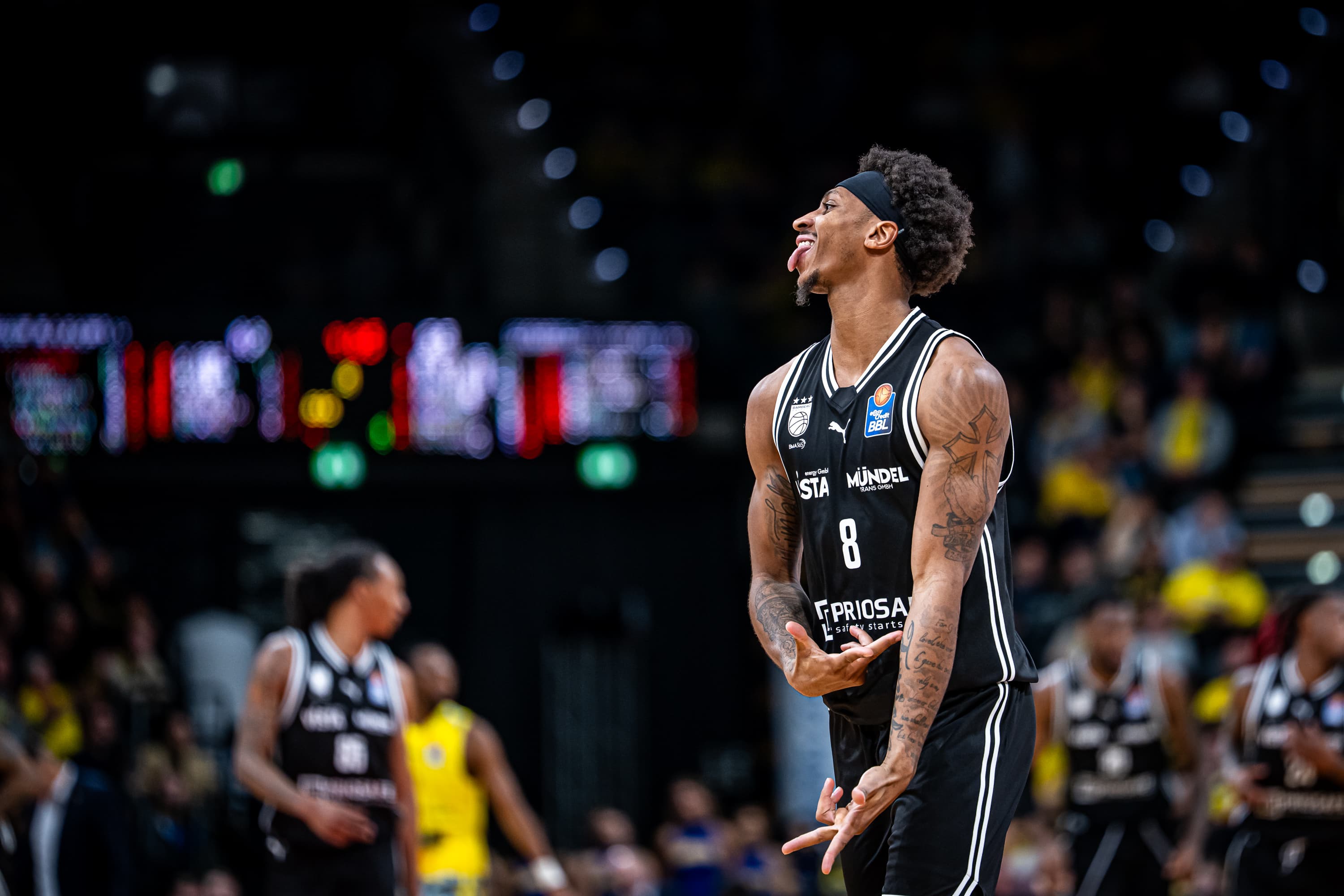 BMA365 Bamberg Baskets head into the FIBA break on a roll as they fought past EWE Baskets Oldenburg 103-89 on the road. Bamberg used the momentum from reaching the German Cup TOP FOUR by registering their fifth win in the last six games - including two wins in the cup - for a 4-3 league record. Isi Watson led the way with 21 points while Cobe Williams had 16 points in the win. Oldenburg were unable to build on their own cup victory and fell to 1-7 despite a 50th consecutive sell-out in the EWE Arena. Michael Kyser poured in 17 points in the loss.