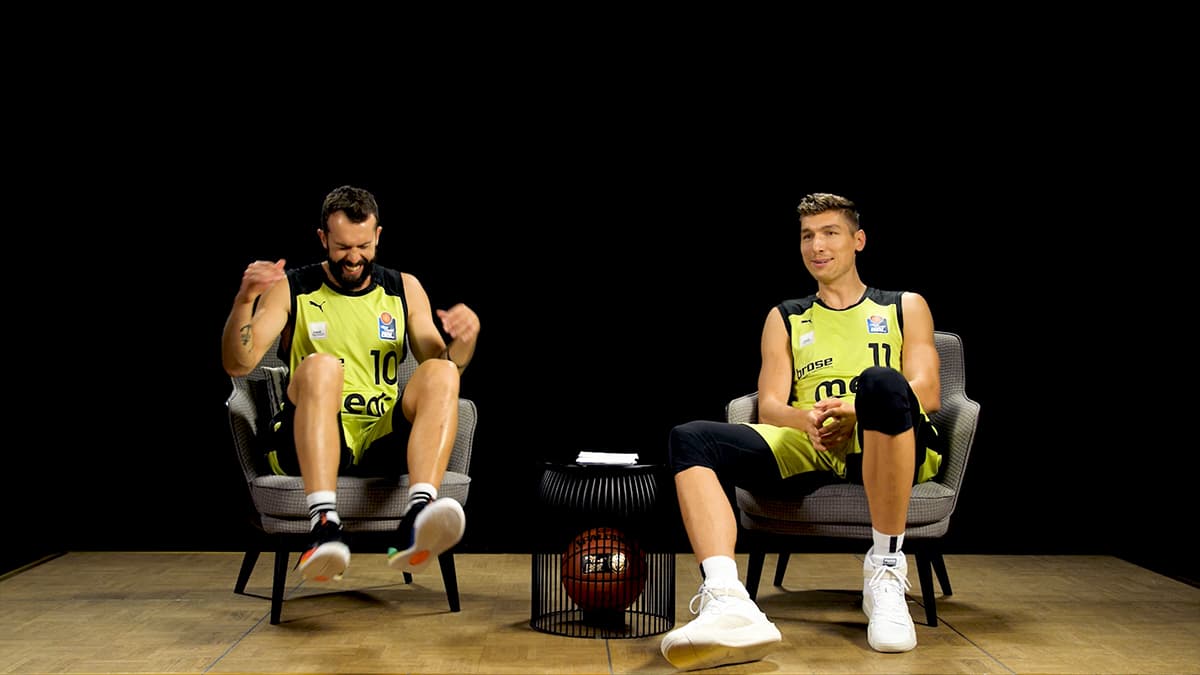 Echt jetzt: Am heutigen Sonntag ist der internationale Tag des Lachens? Zum Glück haben unsere Profis damals bei den Videodrehs vorsichtshalber mal viel Spaß gehabt. 